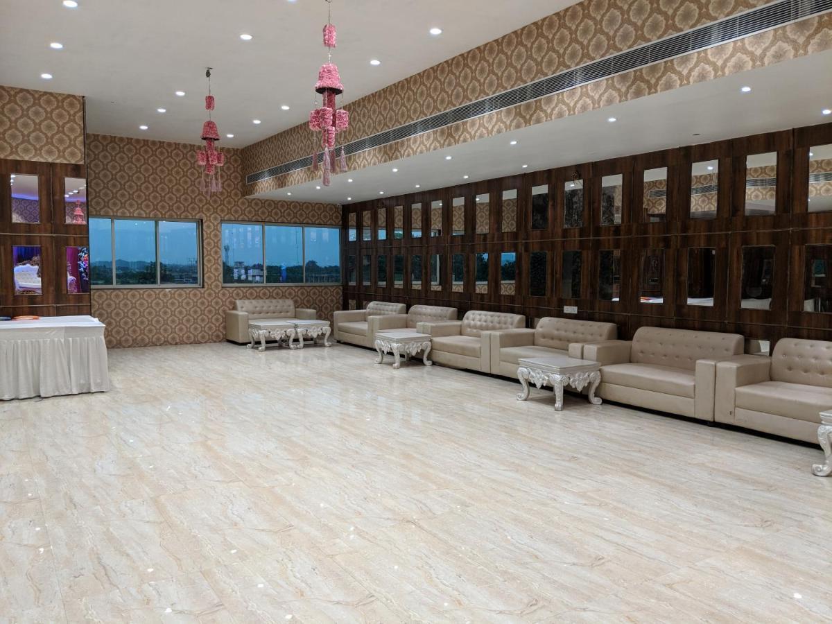 The Prestige Hotel & Convention Panposh Bagian luar foto