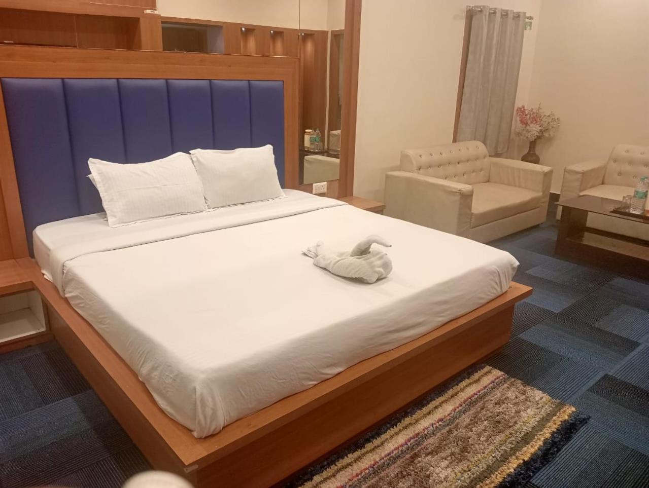The Prestige Hotel & Convention Panposh Bagian luar foto