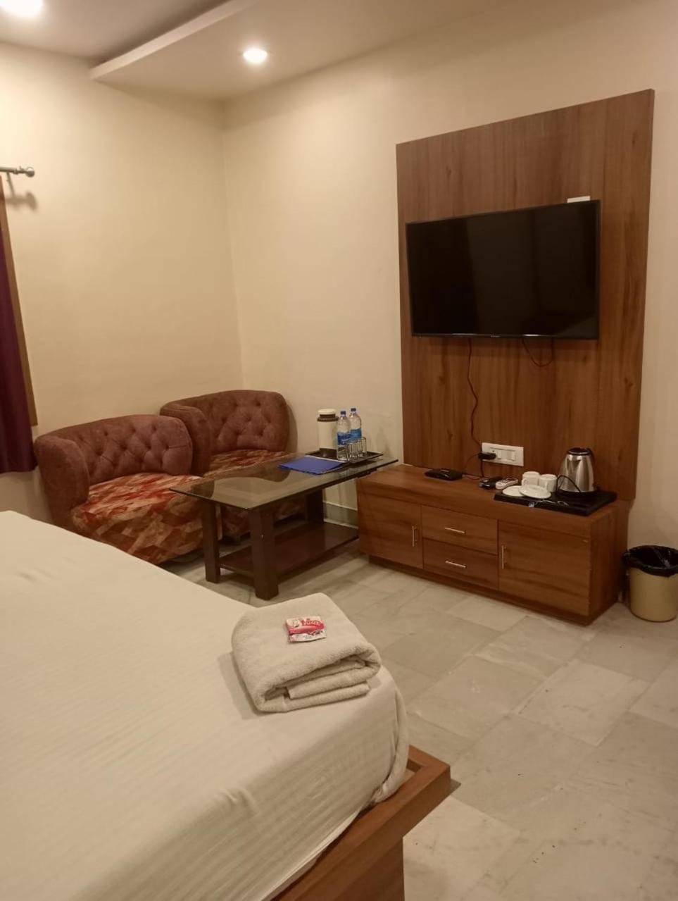The Prestige Hotel & Convention Panposh Bagian luar foto