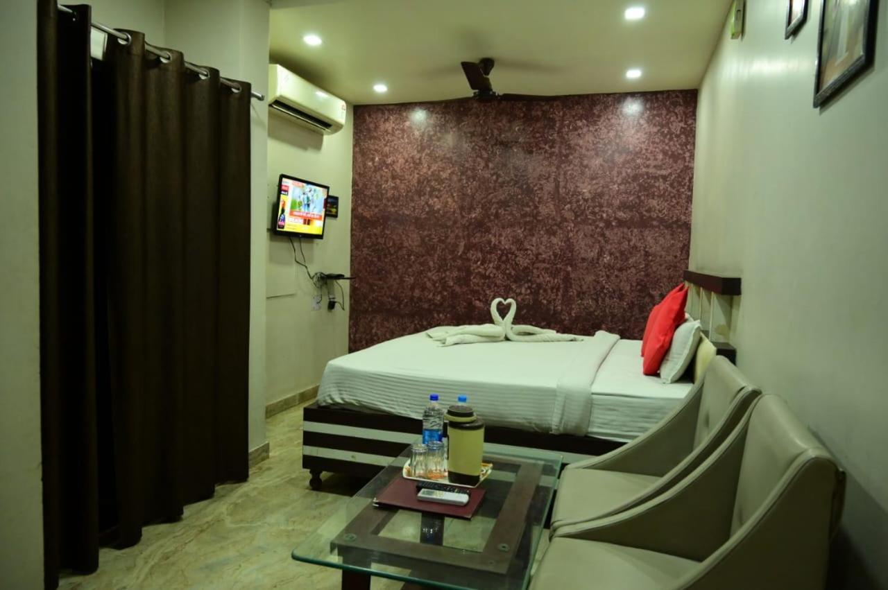 The Prestige Hotel & Convention Panposh Bagian luar foto